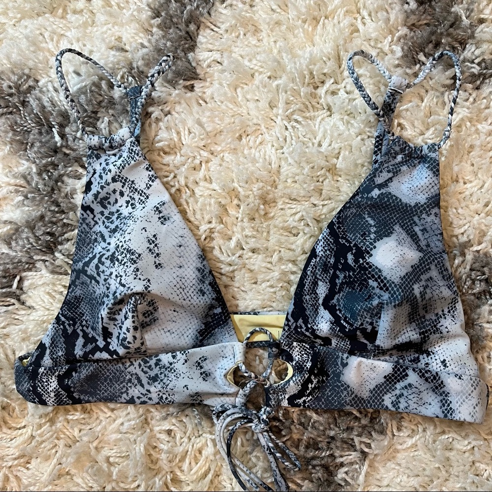 NWOT Set Dolce vita bikini set